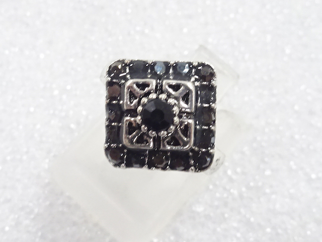 JAPANESE KIMONO / ANTIQUE COLORED STONE RING (SIZE 10)